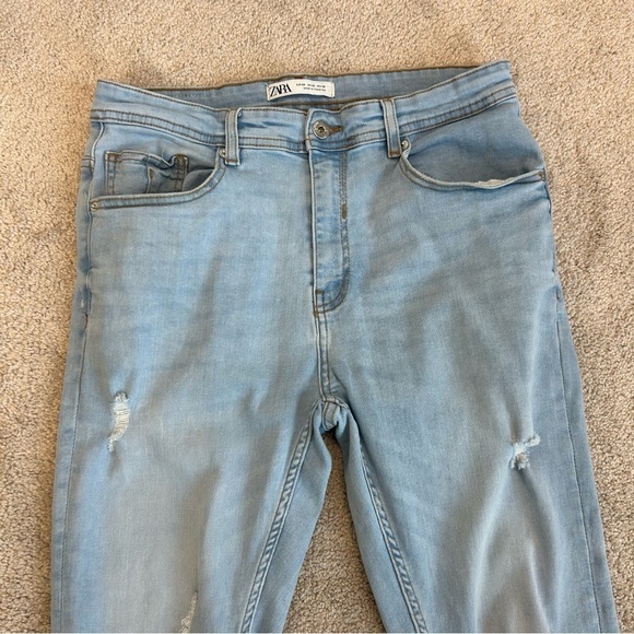 ZARA men’s light wash distressed denim jeans Sz 32 - Picture 2 of 12